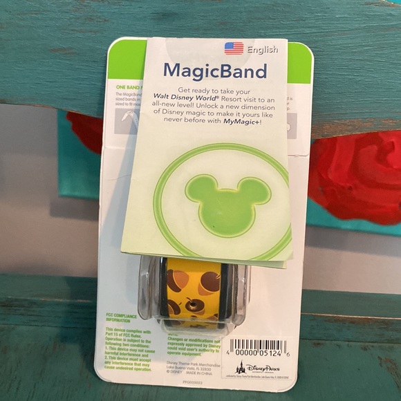 Rare and HTF Disney Parks Magic Band Chip and Dale. Unlinked and new in Package! - Picture 2 of 5
